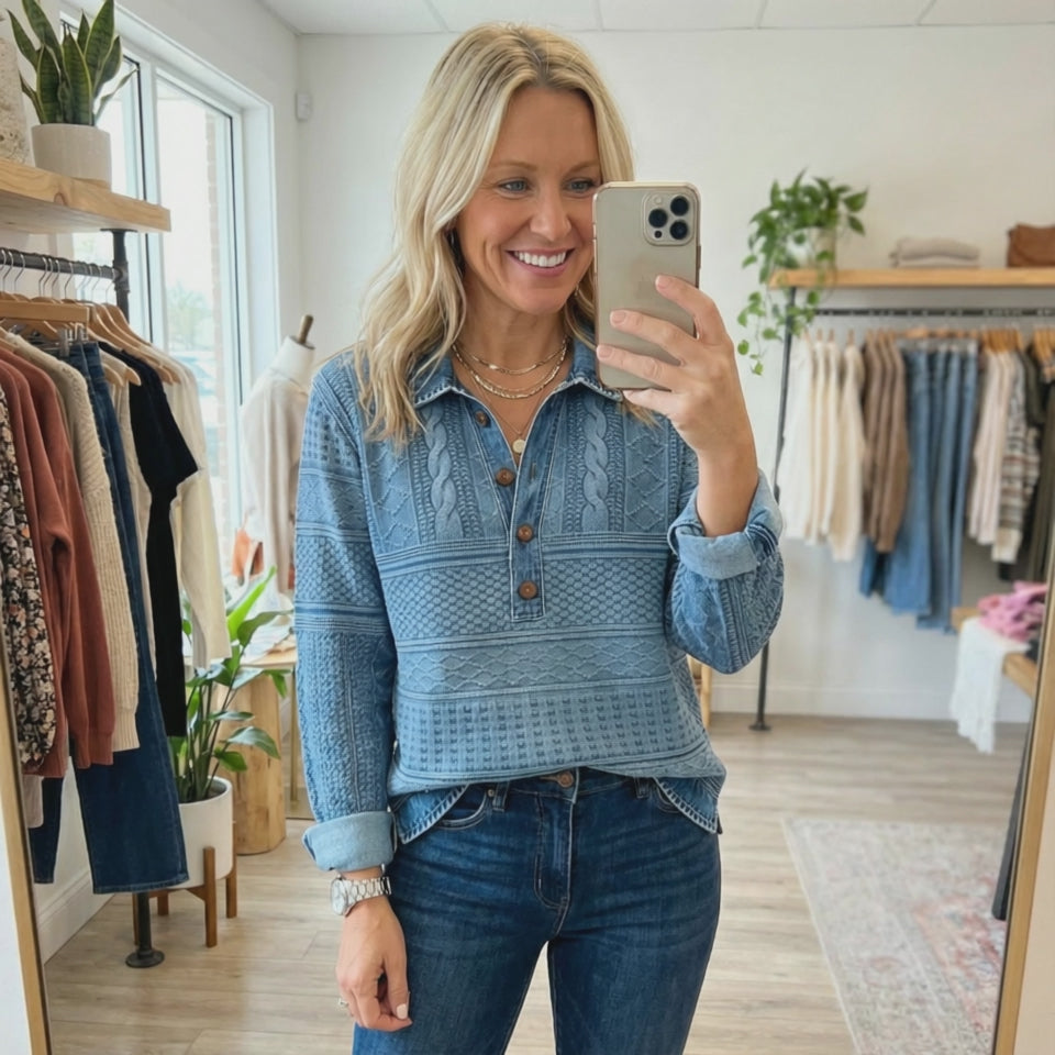 Loryn | Trendy Sweatshirt with Half Button and Collar