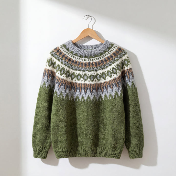 Elodie – Warm Sweater with Winter Pattern